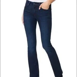 Joe’s Jeans 30 dark wash Icon skinny bootcut jeans.